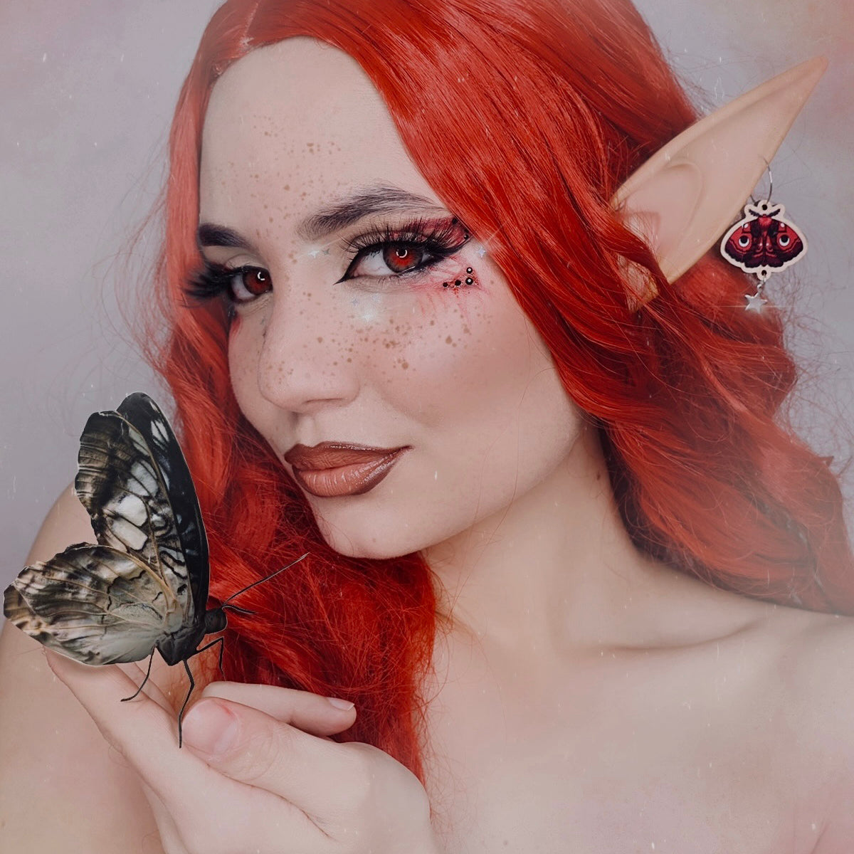 Pendientes - Crimson Moth